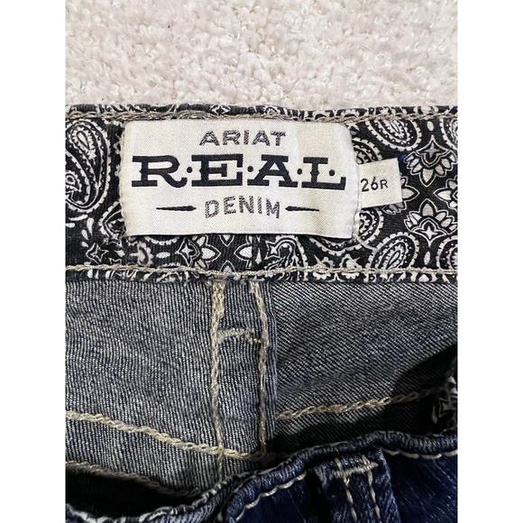 Ariat women's Jeans 26R Inseam Is 31 Inches - Picture 5 of 10